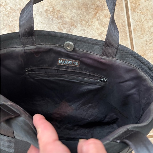 Harvey’s Seatbelt Double Handle Tote - Picture 7 of 9